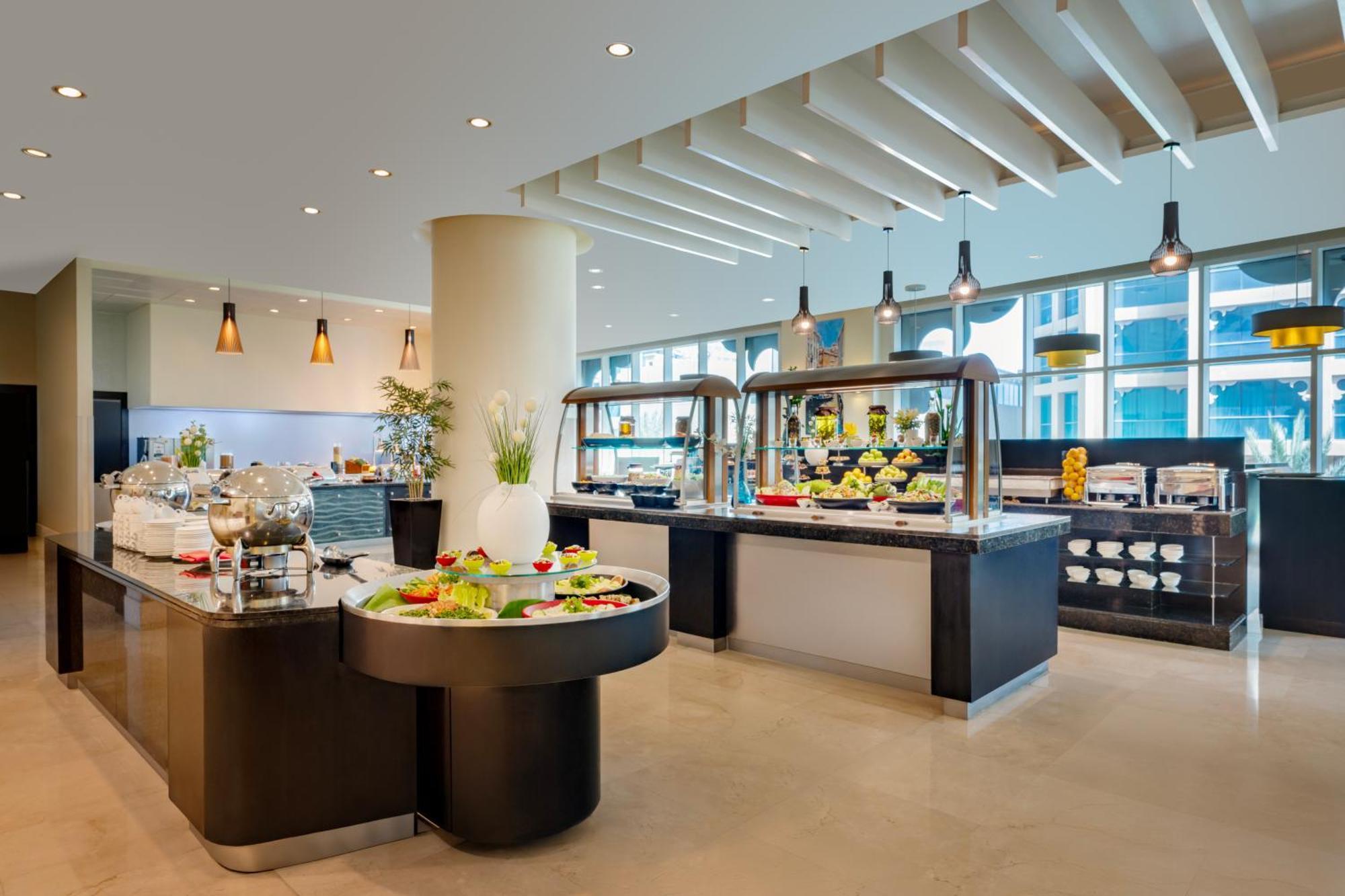 Hotel Grand Millennium Al Wahda And Executive 5*