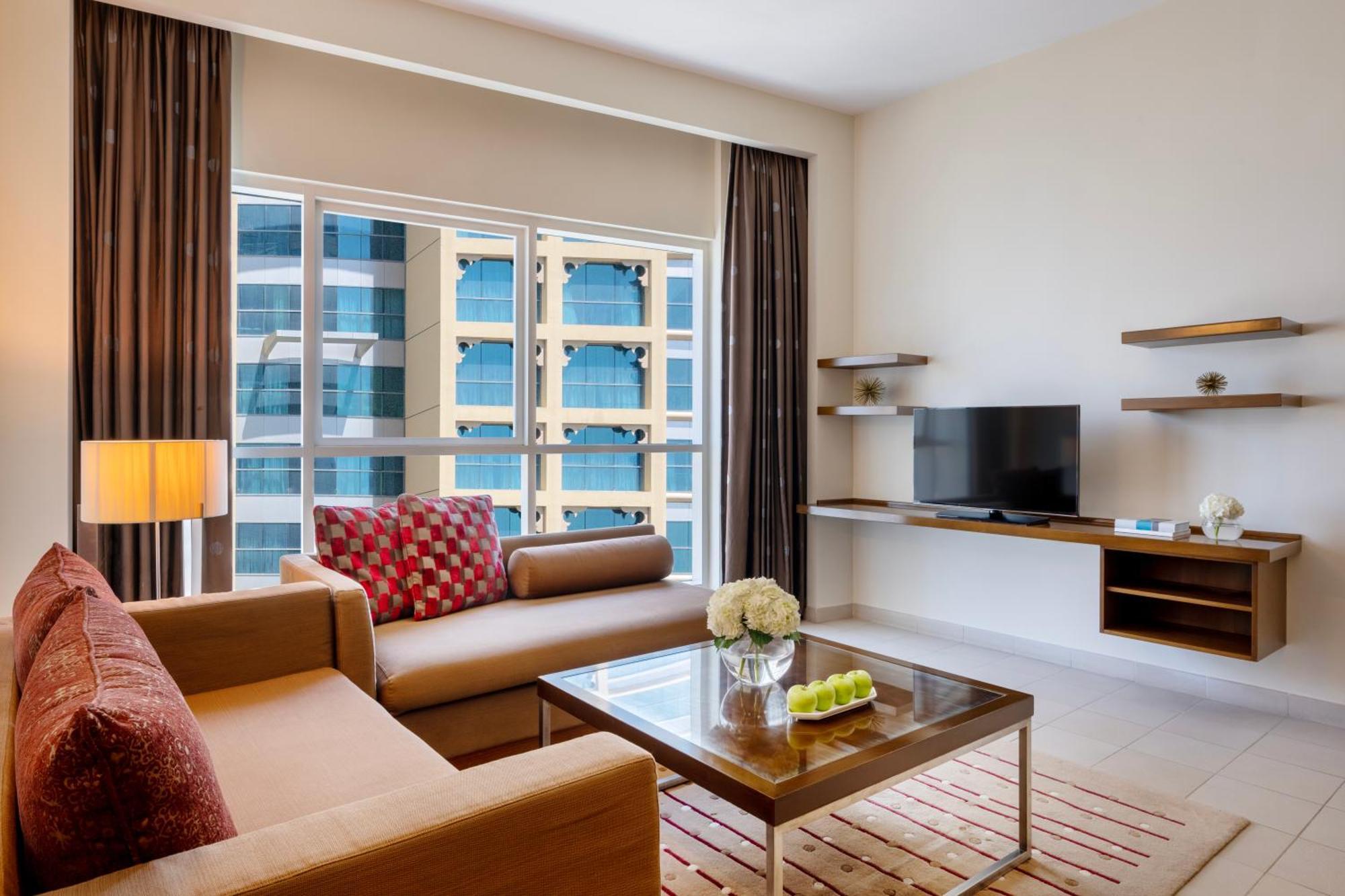 Hotel Grand Millennium Al Wahda And Executive 5*